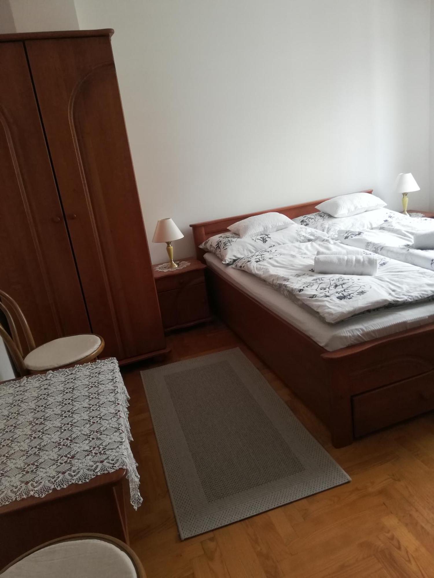 Viragos Vendeghaz Balatonfuered Apartment Bagian luar foto