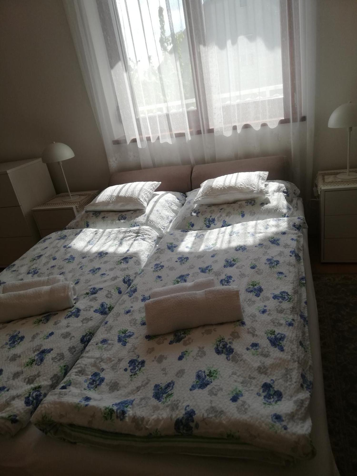 Viragos Vendeghaz Balatonfuered Apartment Bagian luar foto